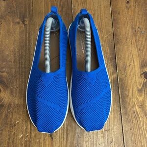 Toms kids size 2 blue mesh knit classic Alpargata slip on shoes